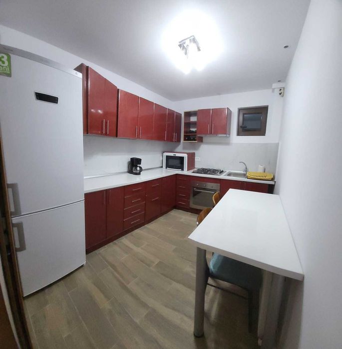 Inchiriez apartament 2 camere, centru (Nespalata)