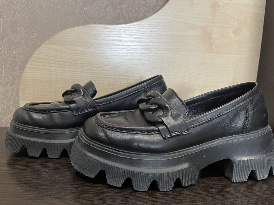 Продам лоферы кожанные 36 размер