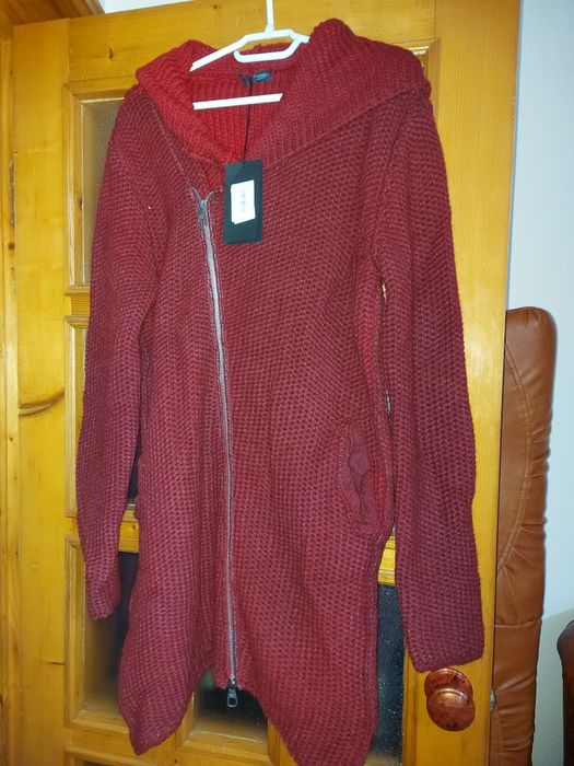 Cardigan de culoare visinie