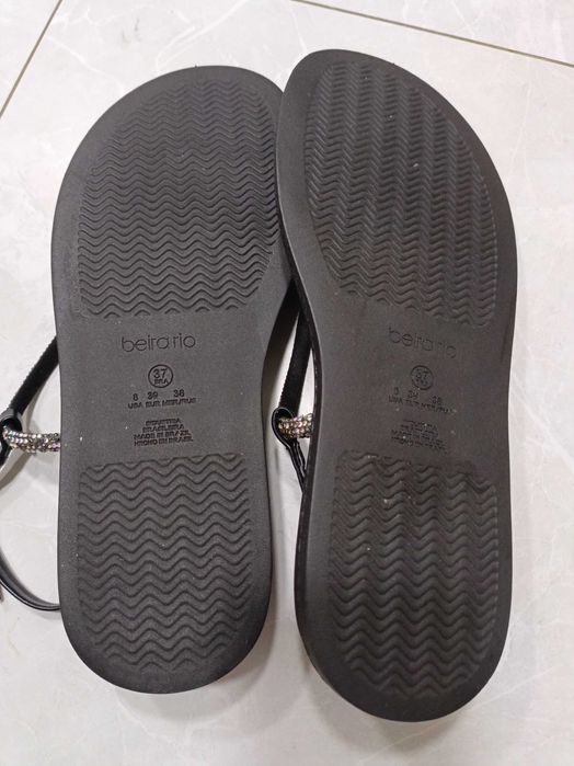 Летние пляжные шлепки