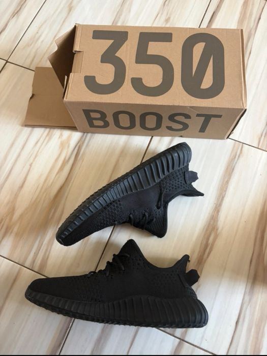 yeezy 350 onyx marime 44 noi
