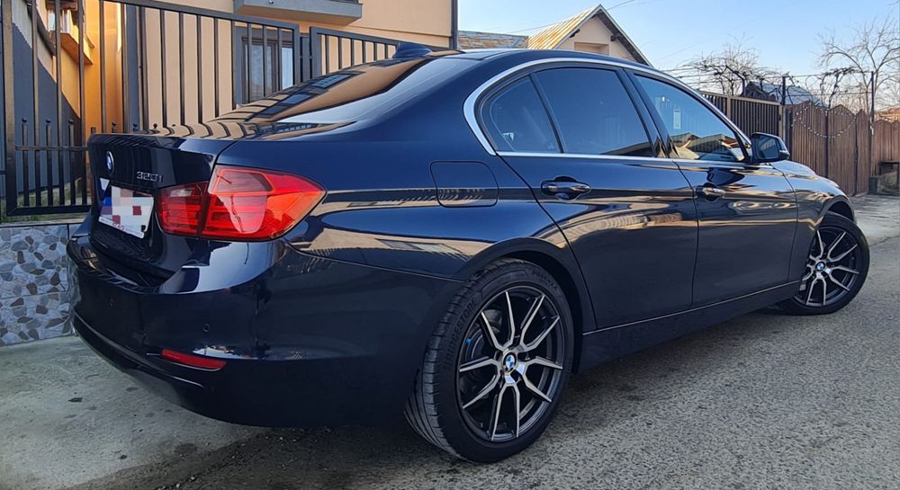 BMW 320i 2014 Benzina