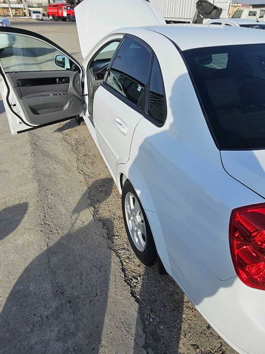 lasetti jentra sotiladi