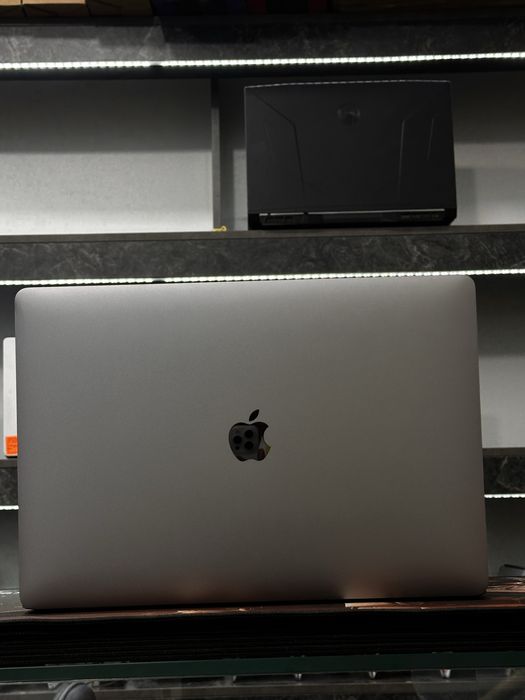 Арзон нархда Macbook Pro 2018 i7 16/256