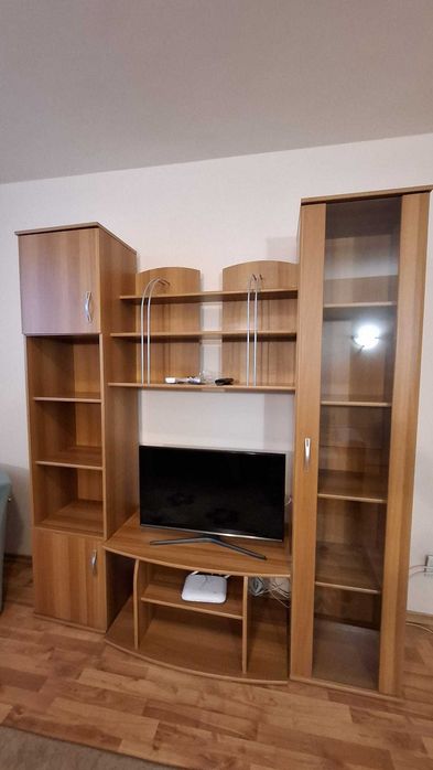 Bibliotecă living