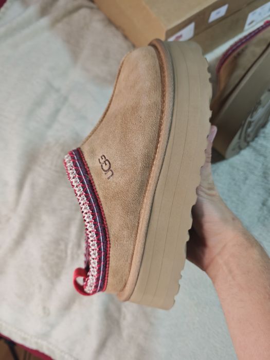 UGG tazz mărimea 37
