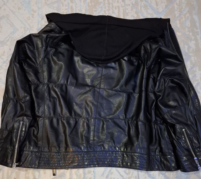 Кожаная куртка (Italy) 50р