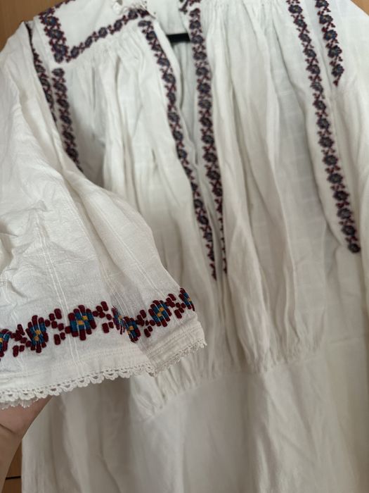 Ie traditionala romaneasca