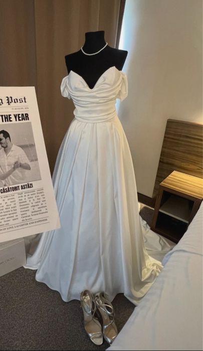 Rochie mireasã tafta corset reglabilă trena detasabila