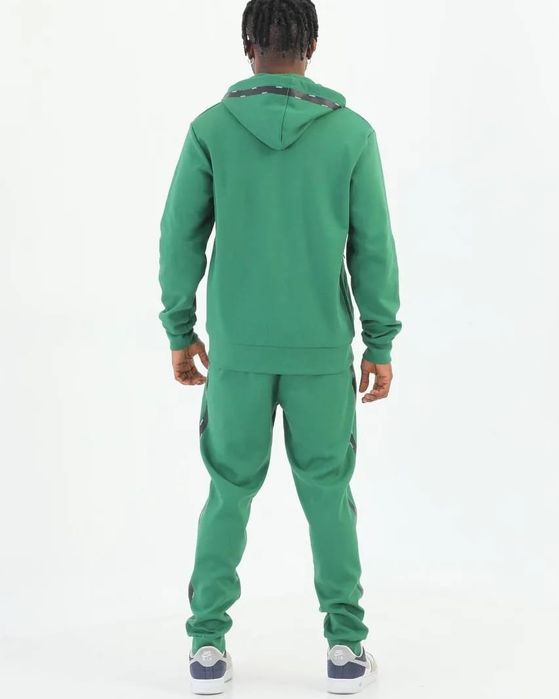 Спортивные костюмы Lacoste