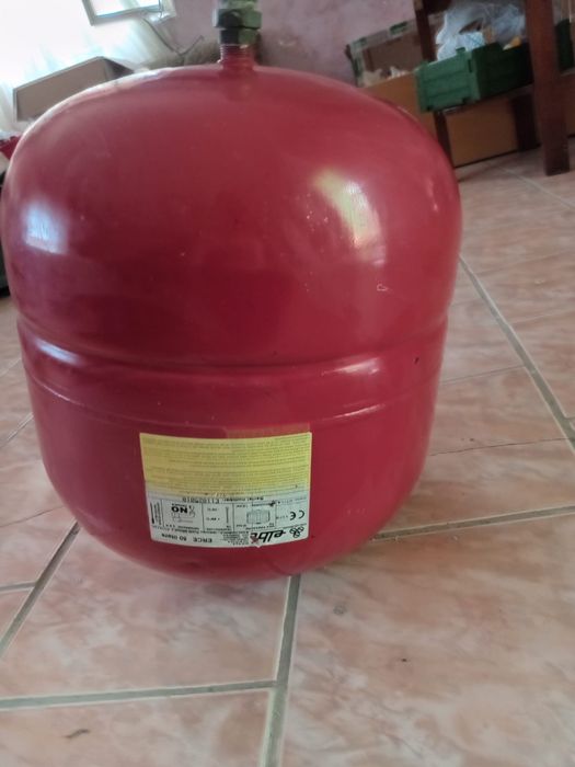 Centrală termică pe lemne, cărbuni, brichete etc..