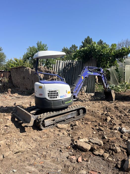 Изкопни услуги с мини багер и самосвал