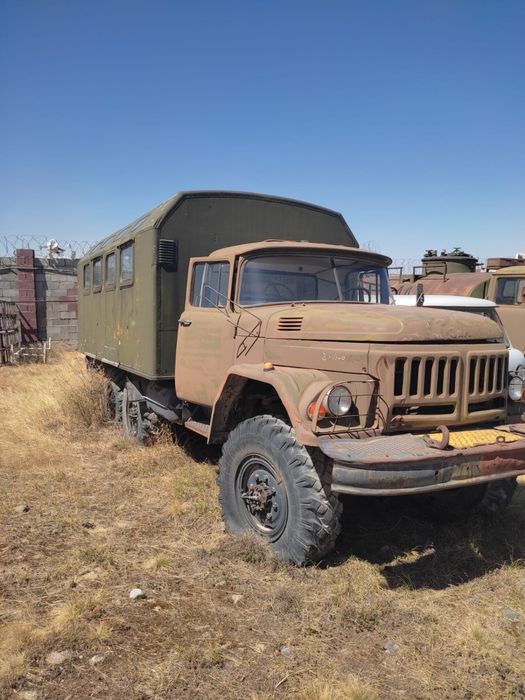 Продается автомашин урал тягач