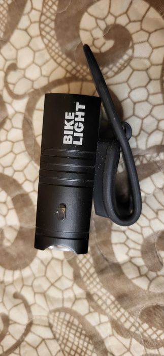 Far Bicicleta LED Trotineta 1000 lumeni, 6 Functii Lumina ca nou usb C