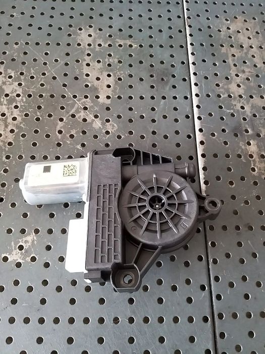 Motoras macara dreapta spate bmw seria 1 f40 19031060025