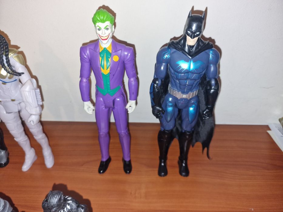 Figurne supereroi marvel si dc