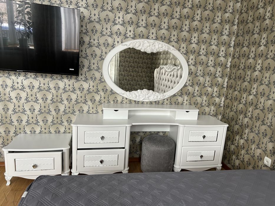 Спальный гарнитур в идеальном состоянии