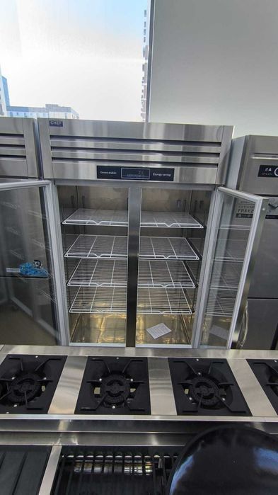 Шкаф холодильный витринный