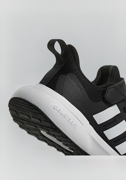 Продам кроссовки детские