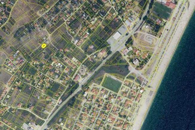 Продава се изгоден парцел 216 м2 до центъра в Неа Врасна, Гърция