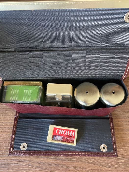 Set pentru barbierit, foarte rar în stare completă