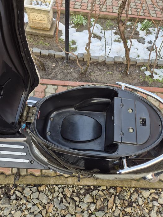 Scuter/Moped 125cc 4T (copie Vespa)