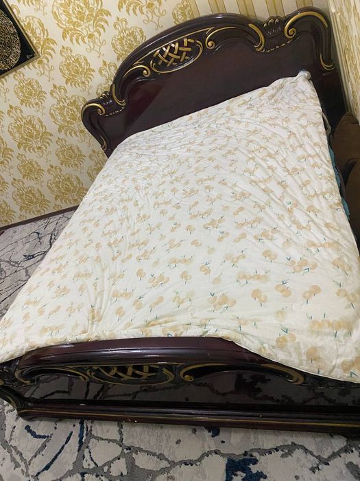 Срочно продаю мебель спальня гарнитура