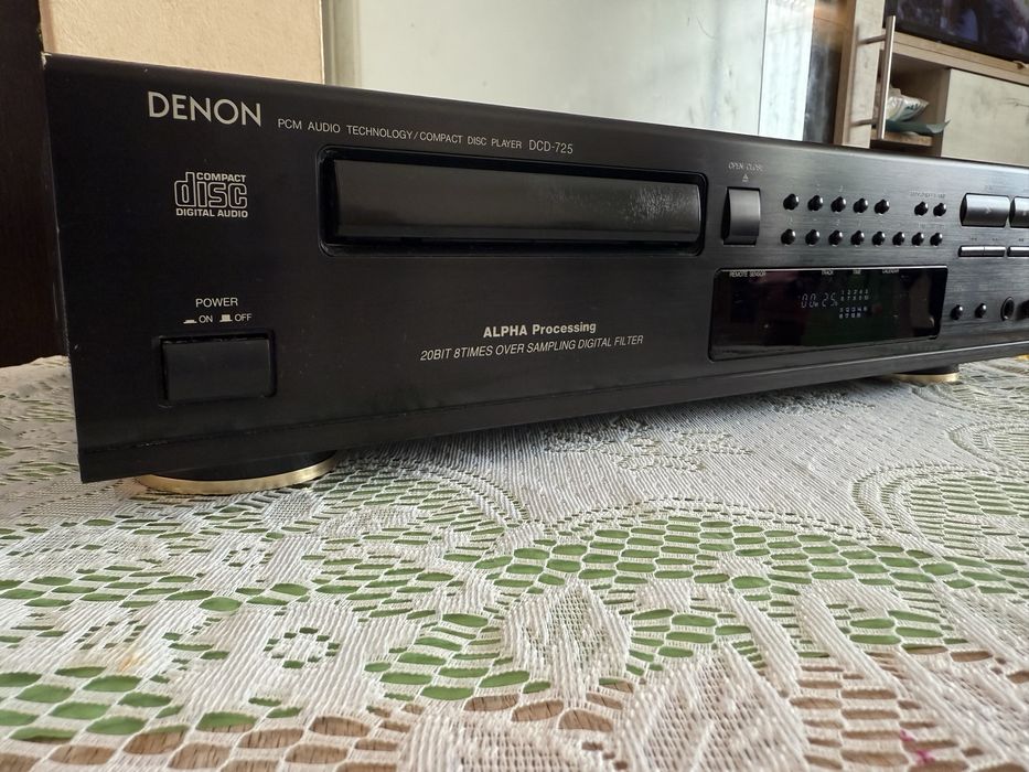 Denon DCD-725 CD player