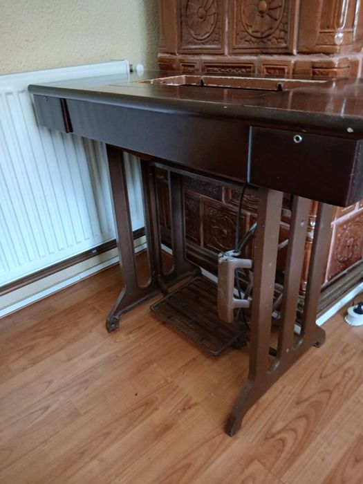 Mașină de cusut,ridicare personală.