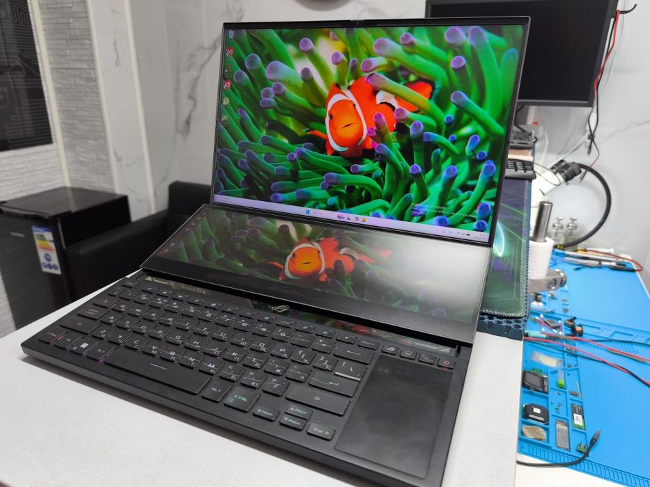 Asus Rog Zephyrus Duo 16 GX650RX