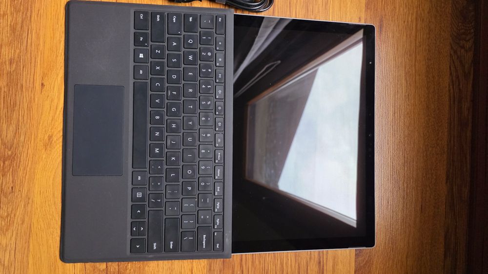 Tableta Microsoft Surface Pro 7, Quad Core i5-1035G4, SSD, 12.3 inci 2K, Windows
