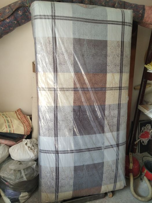 ДвеОдинаковыеКроватиОдноспальные(ВЕНГРИЯ)вОтличномСостоянии в целофане