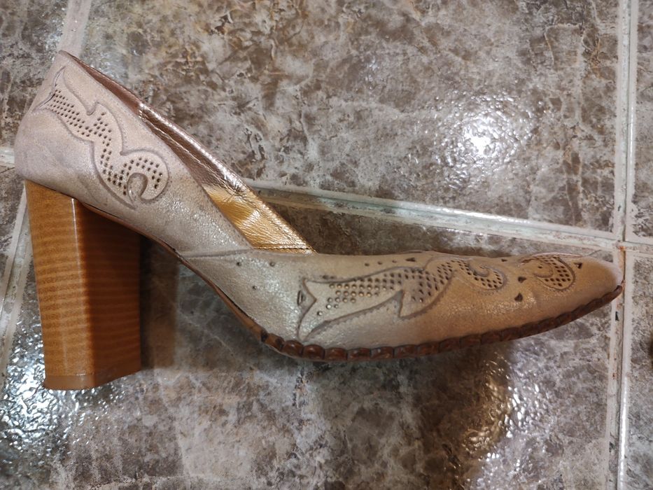 Дамски обувки от естествена кожа