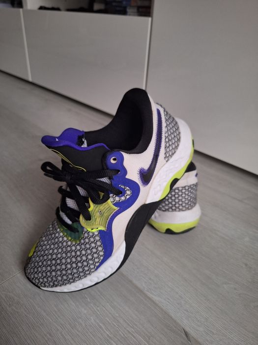 Adidași Nike model semigheata