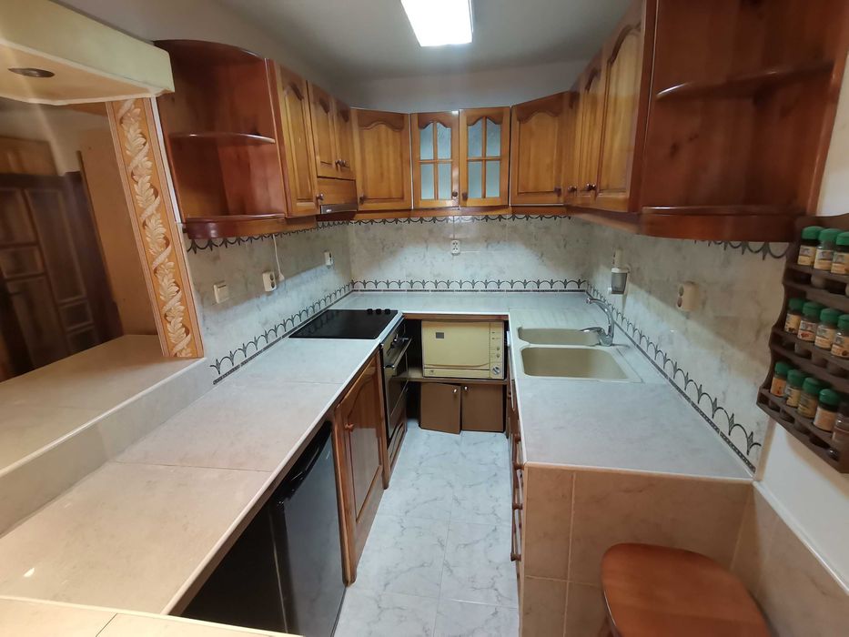 Дава се под наем Двустаен апартамент в Бургас, Възраждане - 78 кв.м за 200 € - Снимка #15