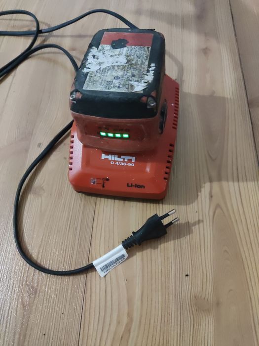 Зарядное устройство Хилти