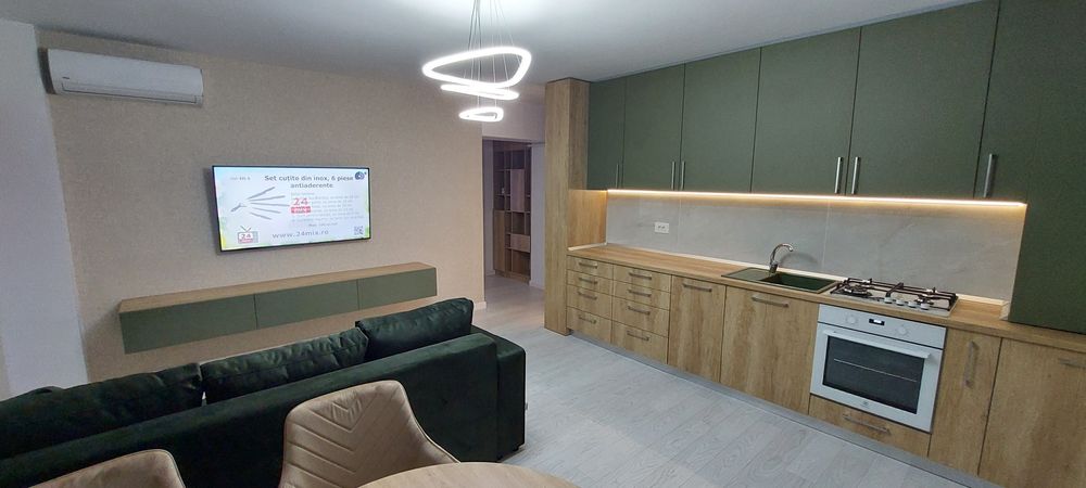 Închiriez apartament cu 3 camere nou