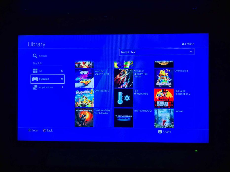 PS4 cu maneta si 20 jocuri