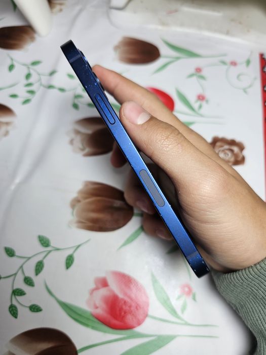 Vand iphone 12  garantie 2 ani