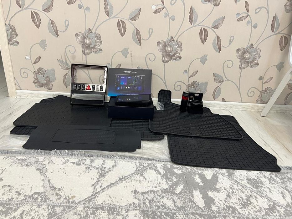 Андроид, коврик, подстаканик, фонарик Мерседес 210