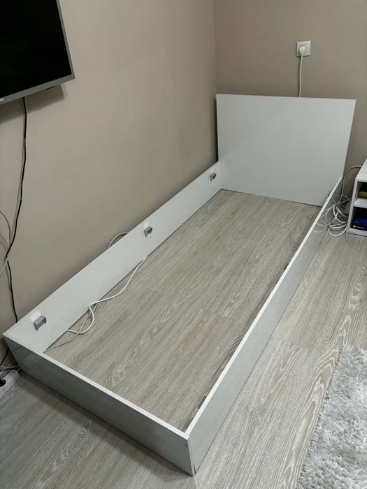 Легло с матрак и топ матрак