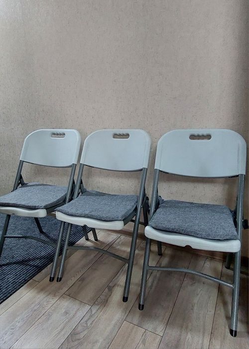 Стулья складные пластиковые 3шт.