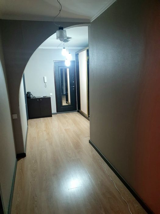 Продам 4 ком кв 101 м2 в микрорайоне Кунаева