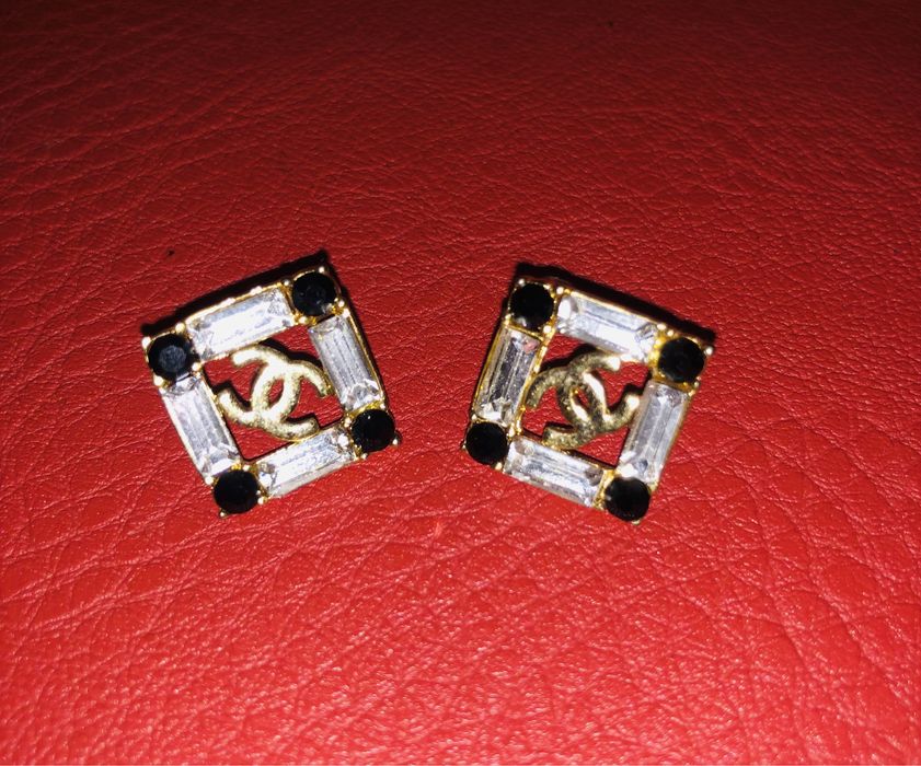 Продам оригинальные серьги