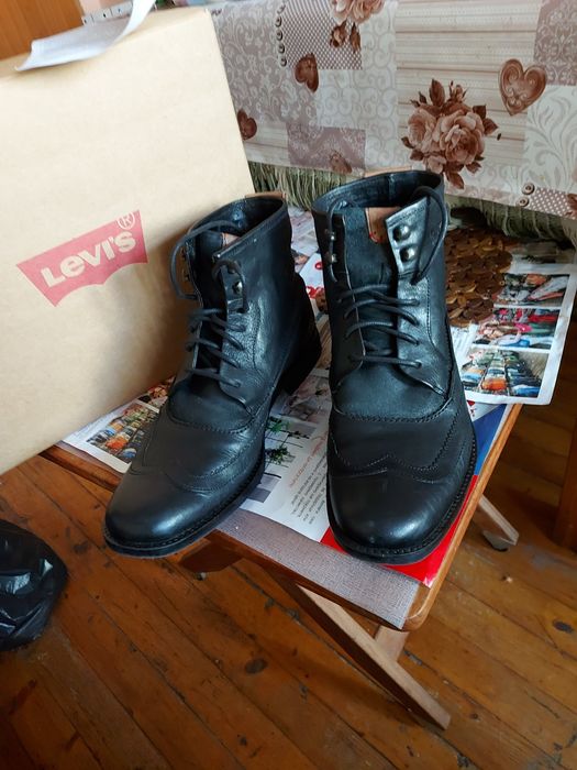 Оригинални обувки Levis