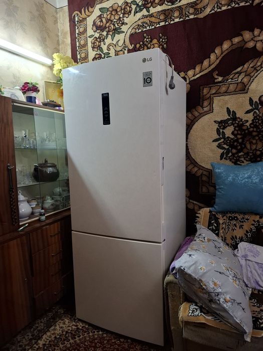 Продается холодильник  LG