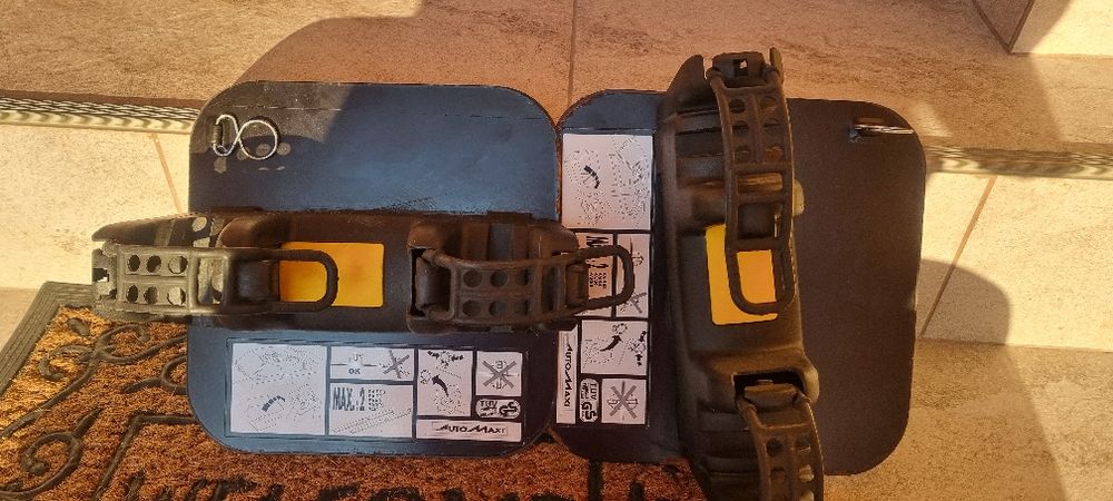 Vând suport ski magnetic