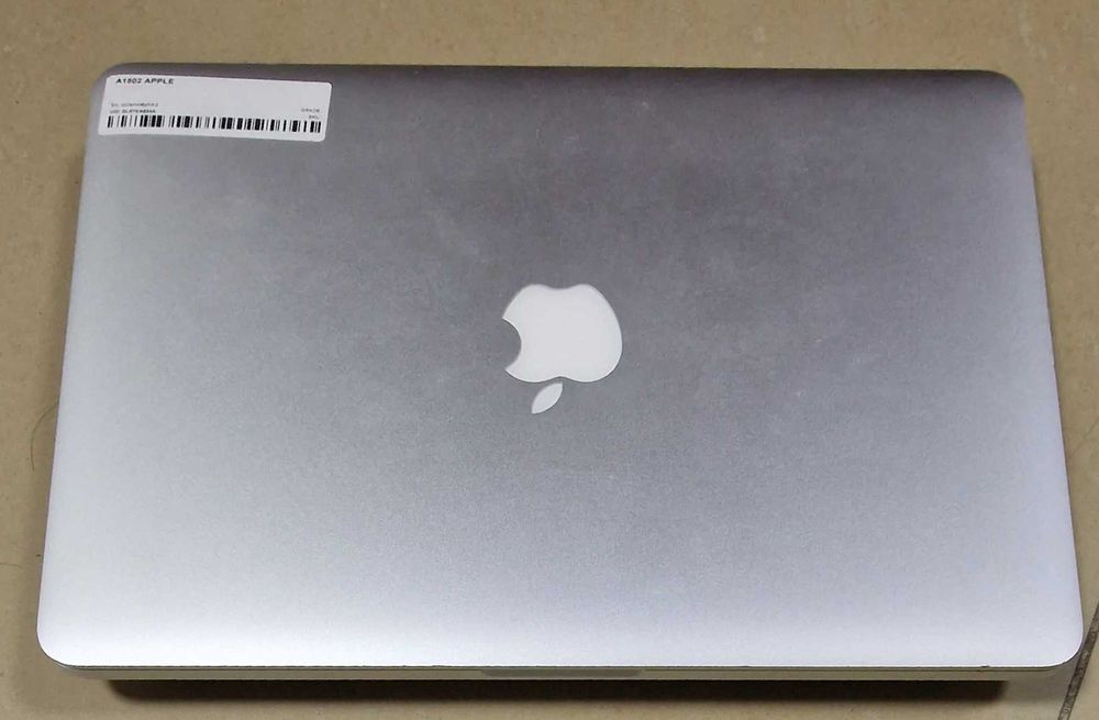 Apple MacBook Pro 13 Retina A1502