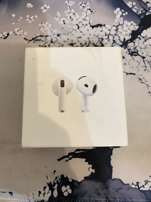AirPods 4 — оригинал, отличное состояние