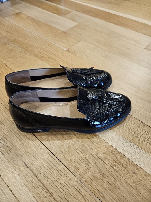 Дамски лачени обувки естествена кожа